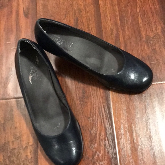 aerosoles navy pumps